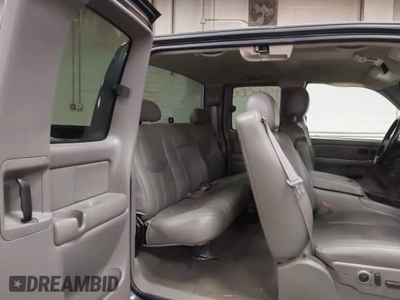 2004 GMC Sierra 1500 SLT с VIN 2GTEK19T341247820, выставлен на аукционе IAAI как лот 43127466 с пробегом 188 390 миль миль и . История ставок и продаж доступна на DreamBid. Изображение 8.