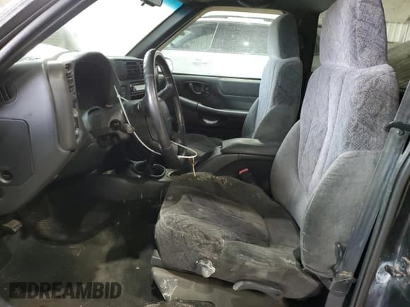 ✅ 2002 GMC Sonoma SLS • VIN: 1GTCS14WX28239250 • Лот: 46291075. Опубликован ранее на Copart с пробегом 186 402 миль. Бесплатный доступ к архиву аукционных продаж из США и подробный отчёт об истории автомобиля на DreamBid. Изображение 7.