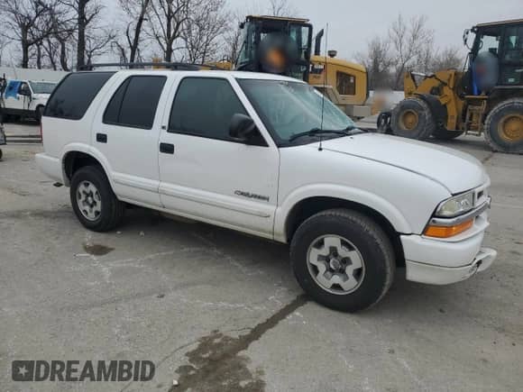 2003 Chevrolet Blazer LS z VIN 1GNDT13X63K170578, wystawiony jako Copart lot #86630144 z przebiegiem 105 749 mil mil oraz Szkoda całkowita • Salvage title. Historia ofert i sprzedaży dostępna na DreamBid. Obrazek 4.