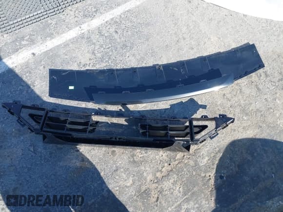 ✅ 2021 BMW 2 Series 228i • VIN: WBA53AK02M7H51551 • Lot: 42466137. Wystawiony na IAAI z przebiegiem 39 546 mil. Bezpłatny archiwum sprzedaży aukcyjnych z USA i szczegółowy raport historii pojazdu na DreamBid. Zdjęcie 19.