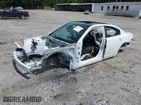 2015 Dodge Charger SRT Hellcat z VIN 2C3CDXL9XFH787696, wystawiony jako IAAI lot #42975689 z przebiegiem Nie podano mil oraz . Historia ofert i sprzedaży dostępna na DreamBid. Obrazek 16.