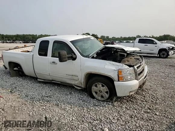 ✅ 2011 Chevrolet Silverado 1500 LT • VIN: 1GCRKSE26BZ145095 • Лот: 71252195. Опубликован ранее на Copart с пробегом 182 310 миль. Бесплатный доступ к архиву аукционных продаж из США и подробный отчёт об истории автомобиля на DreamBid. Изображение 14.