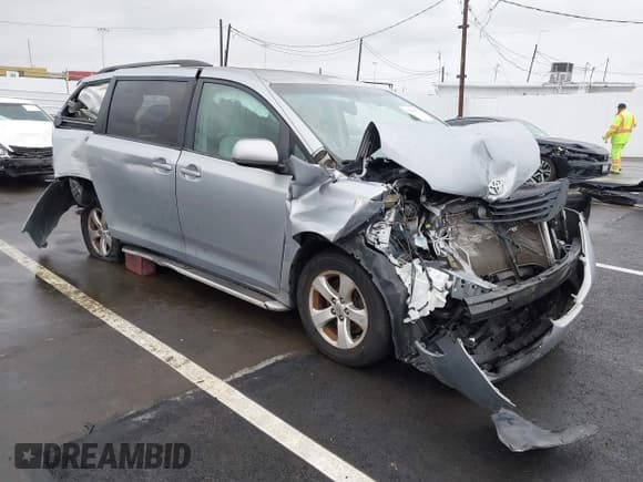 ✅ 2013 Toyota Sienna LE • VIN: 5TDKK3DC7DS359325 • Lot: 43704862. Listed on IAAI with 78,896 mi. Free auction sales archive from the USA and detailed vehicle history report at DreamBid. Image 1.