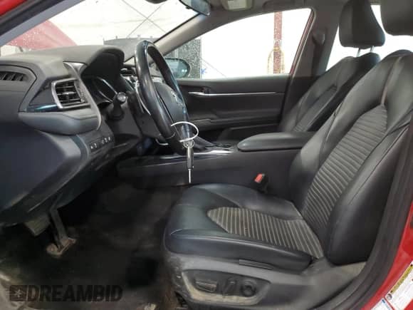 2020 Toyota Camry SE with VIN 4T1G11BK1LU002204, listed as a Copart auction lot 60670025 with 134,747 mi miles and Non repairable. Bid and sale history available at DreamBid. Image 7.