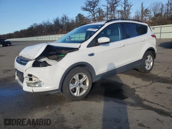 ✅ 2016 Ford Escape SE • VIN: 1FMCU9GX4GUB18446 • Лот: 92720625. Опубликован ранее на Copart с пробегом 70 164 миль. Бесплатный доступ к архиву аукционных продаж из США и подробный отчёт об истории автомобиля на DreamBid. Изображение 1.