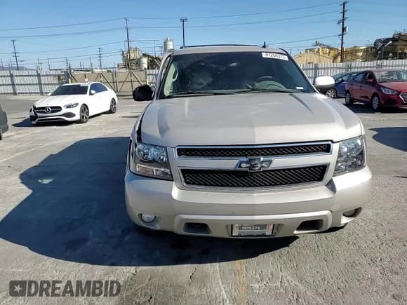✅ 2009 Chevrolet Suburban 2LT • VIN: 1GNFK26369J120210 • Lot: 81269375. Listed on Copart with 207,451 mi. Free auction sales archive from the USA and detailed vehicle history report at DreamBid. Image 13.