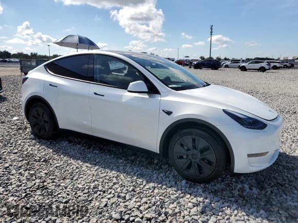 ✅ 2025 Tesla Model Y Long Range • VIN: 7SAYGDED3SA378674 • Лот: 84211455. Опубликован ранее на Copart с пробегом 5 384 миль. Бесплатный доступ к архиву аукционных продаж из США и подробный отчёт об истории автомобиля на DreamBid. Изображение 4.