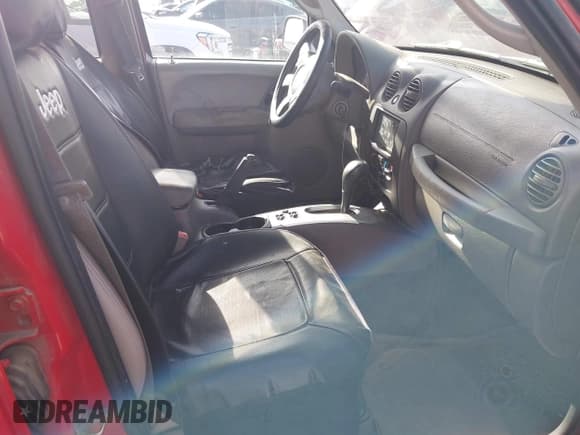 ✅ 2005 Jeep Liberty Limited • VIN: 1J4GK58K25W527189 • Lot: 42773236. Listed on IAAI with 233,659 mi. Free auction sales archive from the USA and detailed vehicle history report at DreamBid. Image 5.