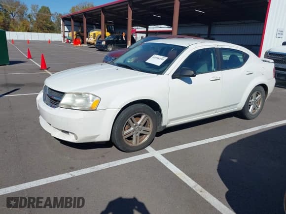 ✅ 2008 Dodge Avenger SXT • VIN: 1B3LC56K78N665259 • Lot: 43558259. Wystawiony na IAAI z przebiegiem 172 226 mil. Bezpłatny archiwum sprzedaży aukcyjnych z USA i szczegółowy raport historii pojazdu na DreamBid. Zdjęcie 2.