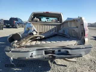 2004 Chevrolet Silverado 1500 z VIN 1GCEC19X84Z307355, wystawiony jako Copart lot #67792175 z przebiegiem Nie podano mil oraz Szkoda całkowita • Salvage title. Historia ofert i sprzedaży dostępna na DreamBid. Obrazek 6.
