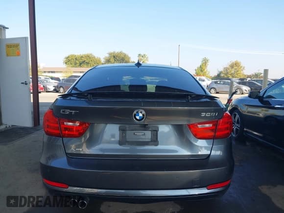 ✅ 2014 BMW 3 Series 328i Gran Turismo xDrive • VIN: WBA3X5C50ED558182 • Лот: 43587229. Опубликован ранее на IAAI с пробегом 190 289 миль. Бесплатный доступ к архиву аукционных продаж из США и подробный отчёт об истории автомобиля на DreamBid. Изображение 16.