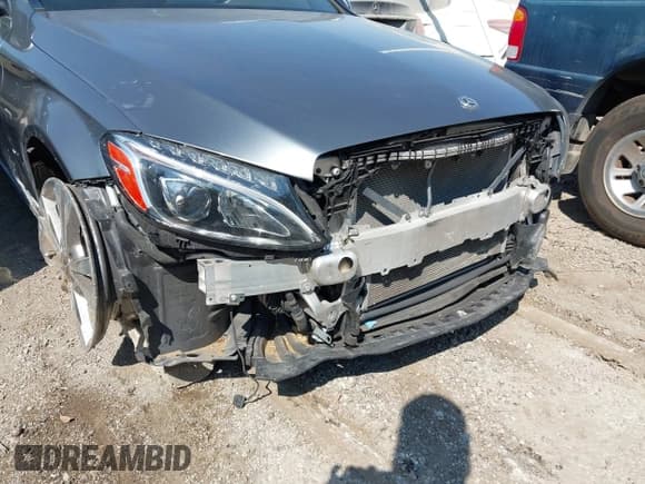 ✅ 2018 Mercedes-Benz C 350e • VIN: 55SWF4HB8JU270326 • Lot: 42899561. Listed on IAAI with 81,258 mi. Free auction sales archive from the USA and detailed vehicle history report at DreamBid. Image 6.