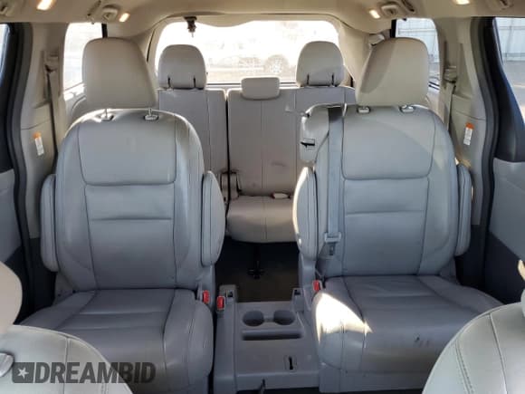 ✅ 2018 Toyota Sienna XLE Auto Access Seat • VIN: 5TDYZ3DC7JS941426 • Lot: 80906085. Listed on Copart with 178,603 mi. Free auction sales archive from the USA and detailed vehicle history report at DreamBid. Image 10.