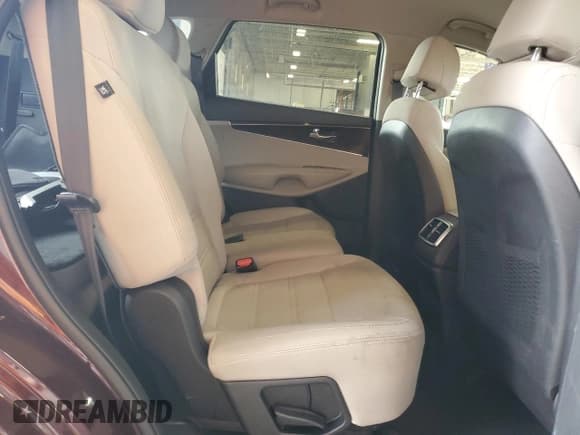 ✅ 2017 Kia Sorento LX • VIN: 5XYPGDA37HG289670 • Lot: 61502485. Listed on Copart with 87,309 mi. Free auction sales archive from the USA and detailed vehicle history report at DreamBid. Image 11.