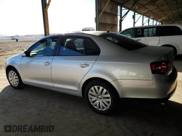 ✅ 2010 Volkswagen Jetta S • VIN: 3VWJZ7AJ4AM003490 • Lot: 91702905. Listed on Copart with 169,321 mi. Free auction sales archive from the USA and detailed vehicle history report at DreamBid. Image 2.