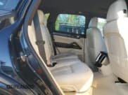 ✅ 2017 Porsche Cayenne • VIN: WP1AA2A22HKA82843 • Lot: 85911835. Wystawiony na Copart z przebiegiem 135 001 mil. Bezpłatny archiwum sprzedaży aukcyjnych z USA i szczegółowy raport historii pojazdu na DreamBid. Zdjęcie 11.