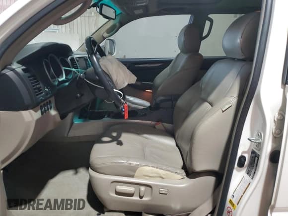 ✅ 2008 Toyota 4Runner Limited • VIN: JTEBU17R58K031845 • Лот: 91036895. Опубликован ранее на Copart с пробегом 239 118 миль. Бесплатный доступ к архиву аукционных продаж из США и подробный отчёт об истории автомобиля на DreamBid. Изображение 7.