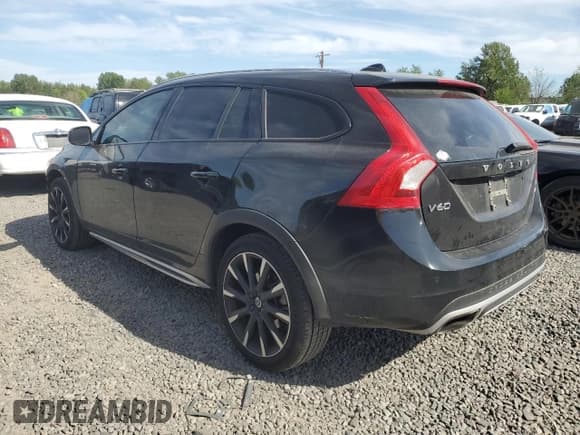 ✅ 2016 Volvo V60 T5 • VIN: YV4612HK6G1015337 • Лот: 56170755. Опубликован ранее на Copart с пробегом 74 496 миль. Бесплатный доступ к архиву аукционных продаж из США и подробный отчёт об истории автомобиля на DreamBid. Изображение 2.