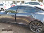 ✅ 2017 Tesla Model S 100D • VIN: 5YJSA1E25HF196486 • Лот: 43377281. Опубликован ранее на IAAI с пробегом 142 141 миль. Бесплатный доступ к архиву аукционных продаж из США и подробный отчёт об истории автомобиля на DreamBid. Изображение 14.