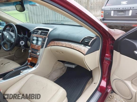 ✅ 2004 Acura TL • VIN: 19UUA66204A004528 • Lot: 43768064. Wystawiony na IAAI z przebiegiem 215 745 mil. Bezpłatny archiwum sprzedaży aukcyjnych z USA i szczegółowy raport historii pojazdu na DreamBid. Zdjęcie 5.