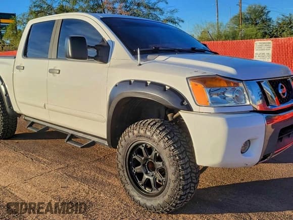 ✅ 2011 Nissan Titan SL • VIN: 1N6AA0ED6BN301520 • Lot: 97023685. Wystawiony na Copart z przebiegiem 177 212 mil. Bezpłatny archiwum sprzedaży aukcyjnych z USA i szczegółowy raport historii pojazdu na DreamBid. Zdjęcie 1.