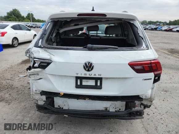 ✅ 2022 Volkswagen Tiguan S • VIN: 3VV0B7AX2NM123058 • Lot: 69807555. Wystawiony na Copart z przebiegiem 40 931 mil. Bezpłatny archiwum sprzedaży aukcyjnych z USA i szczegółowy raport historii pojazdu na DreamBid. Zdjęcie 6.