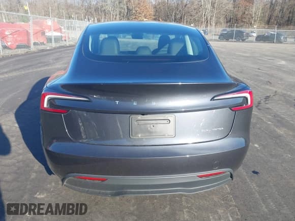 ✅ 2024 Tesla Model 3 Long Range • VIN: 5YJ3E1EB7RF827409 • Lot: 43750034. Wystawiony na IAAI z przebiegiem 18 933 mil. Bezpłatny archiwum sprzedaży aukcyjnych z USA i szczegółowy raport historii pojazdu na DreamBid. Zdjęcie 17.
