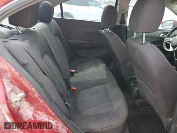 2014 Chevrolet Sonic LT z VIN 1G1JC5SH5E4188793, wystawiony jako Copart lot #71027934 z przebiegiem 140 677 mil mil oraz Szkoda całkowita • Salvage title. Historia ofert i sprzedaży dostępna na DreamBid. Obrazek 10.