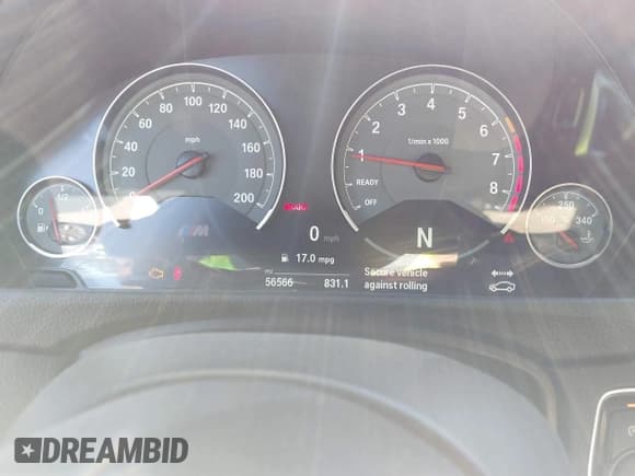 ✅ 2015 BMW M4 • VIN: WBS3R9C59FK332216 • Lot: 42761675. Wystawiony na IAAI z przebiegiem 56 566 mil. Bezpłatny archiwum sprzedaży aukcyjnych z USA i szczegółowy raport historii pojazdu na DreamBid. Zdjęcie 7.