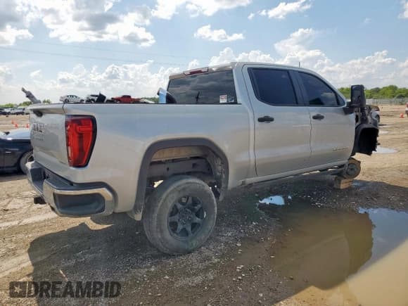 ✅ 2020 GMC Sierra 1500 • VIN: 1GTP8AEF6LZ182779 • Лот: 68669025. Опубликован ранее на Copart с пробегом 110 828 миль. Бесплатный доступ к архиву аукционных продаж из США и подробный отчёт об истории автомобиля на DreamBid. Изображение 3.