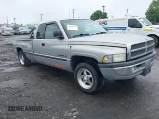 ✅ 1999 Dodge 1500 • VIN: 1B7HC13Z2XJ568376 • Lot: 42208937. Wystawiony na IAAI z przebiegiem 232 834 mil. Bezpłatny archiwum sprzedaży aukcyjnych z USA i szczegółowy raport historii pojazdu na DreamBid. Zdjęcie 1.