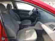 2017 Hyundai Elantra SE z VIN KMHD84LF5HU196423, wystawiony jako IAAI lot #43226509 z przebiegiem 114 879 mil mil oraz . Historia ofert i sprzedaży dostępna na DreamBid. Obrazek 5.