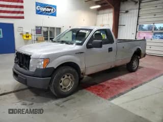 ✅ 2011 Ford F-150 XL • VIN: 1FTMF1CMXBKD18218 • Lot: 82547705. Wystawiony na Copart z przebiegiem 204 994 mil. Bezpłatny archiwum sprzedaży aukcyjnych z USA i szczegółowy raport historii pojazdu na DreamBid. Zdjęcie 1.