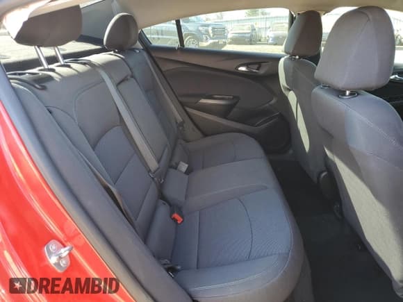 ✅ 2019 Chevrolet Cruze LT • VIN: 1G1BE5SM1K7106998 • Lot: 66036232. Listed on Copart with 68,415 mi. Free auction sales archive from the USA and detailed vehicle history report at DreamBid. Image 6.