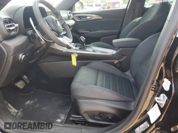 2024 Dodge Hornet R/T z VIN ZACPDFCW9R3A33079, wystawiony jako Copart lot #60761575 z przebiegiem Nie podano mil oraz Nie do naprawy • Non repairable. Historia ofert i sprzedaży dostępna na DreamBid. Obrazek 9.