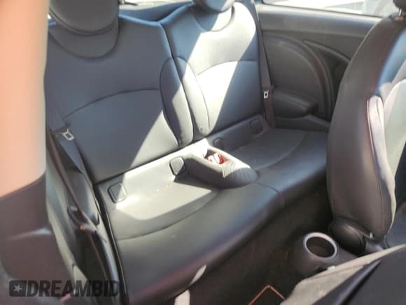 ✅ 2012 MINI Hardtop • VIN: WMWSU3C58CT256912 • Лот: 92182845. Опубликован ранее на Copart с пробегом 121 435 миль. Бесплатный доступ к архиву аукционных продаж из США и подробный отчёт об истории автомобиля на DreamBid. Изображение 10.