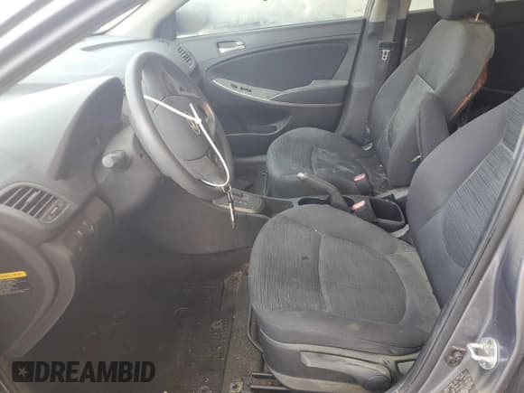 ✅ 2017 Hyundai Accent SE • VIN: KMHCT5AE0HU329485 • Лот: 61151773. Опубликован ранее на Copart с пробегом 58 322 миль. Бесплатный доступ к архиву аукционных продаж из США и подробный отчёт об истории автомобиля на DreamBid. Изображение 7.