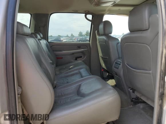 ✅ 2005 GMC Yukon XL SLT • VIN: 1GKFK16Z25J170446 • Лот: 60833165. Опубликован ранее на Copart с пробегом 255 497 миль. Бесплатный доступ к архиву аукционных продаж из США и подробный отчёт об истории автомобиля на DreamBid. Изображение 11.