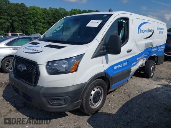 ✅ 2022 Ford Transit Cargo • VIN: 1FTYE1Y87NKA36607 • Lot: 42699142. Listed on IAAI with 90,135 mi. Free auction sales archive from the USA and detailed vehicle history report at DreamBid. Image 2.