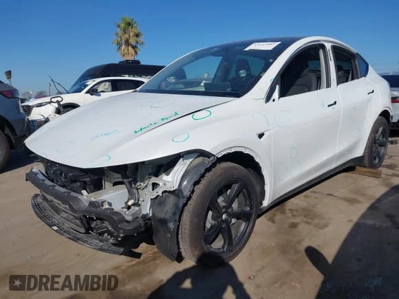 ✅ 2026 Tesla Model Y Long Range Launch Series • VIN: 7SAYGDEEXTF377485 • Лот: 43643082. Опубликован ранее на IAAI с пробегом 1 228 миль. Бесплатный доступ к архиву аукционных продаж из США и подробный отчёт об истории автомобиля на DreamBid. Изображение 18.