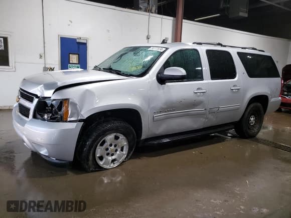 ✅ 2014 Chevrolet Suburban LT • VIN: 1GNSKJE78ER222830 • Lot: 74777974. Wystawiony na Copart z przebiegiem 155 843 mil. Bezpłatny archiwum sprzedaży aukcyjnych z USA i szczegółowy raport historii pojazdu na DreamBid. Zdjęcie 1.