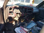 ✅ 2000 Dodge Dakota Sport • VIN: 1B7GG22N3YS697498 • Lot: 40923958. Wystawiony na IAAI z przebiegiem Nie podano. Bezpłatny archiwum sprzedaży aukcyjnych z USA i szczegółowy raport historii pojazdu na DreamBid. Zdjęcie 12.