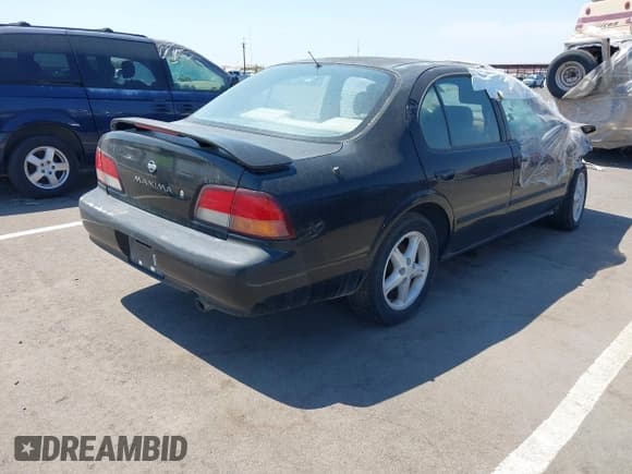 ✅ 1998 Nissan Maxima GXE • VIN: JN1CA21D7WM918565 • Lot: 39656826. Wystawiony na IAAI z przebiegiem 184 149 mil. Bezpłatny archiwum sprzedaży aukcyjnych z USA i szczegółowy raport historii pojazdu na DreamBid. Zdjęcie 4.