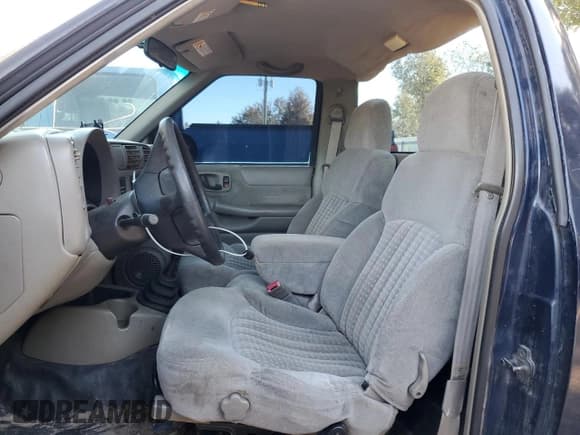 ✅ 2000 Chevrolet S-10 LS • VIN: 1GCCS1451YK212389 • Лот: 86635364. Опубликован ранее на Copart с пробегом 212 332 миль. Бесплатный доступ к архиву аукционных продаж из США и подробный отчёт об истории автомобиля на DreamBid. Изображение 7.