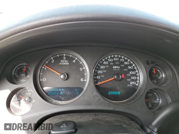 ✅ 2009 Chevrolet Suburban LS • VIN: 1GNFC16J09R194326 • Lot: 69039065. Listed on Copart with 136,859 mi. Free auction sales archive from the USA and detailed vehicle history report at DreamBid. Image 9.