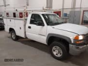 ✅ 2004 GMC Sierra 2500 SL • VIN: 1GDHC24U94E215240 • Lot: 41332466. Wystawiony na IAAI z przebiegiem 104 000 mil. Bezpłatny archiwum sprzedaży aukcyjnych z USA i szczegółowy raport historii pojazdu na DreamBid. Zdjęcie 1.