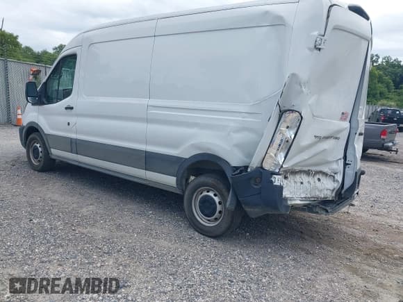 ✅ 2020 Ford Transit Cargo • VIN: 1FTBR1C86LKB70345 • Lot: 43027715. Wystawiony na IAAI z przebiegiem 66 082 mil. Bezpłatny archiwum sprzedaży aukcyjnych z USA i szczegółowy raport historii pojazdu na DreamBid. Zdjęcie 3.