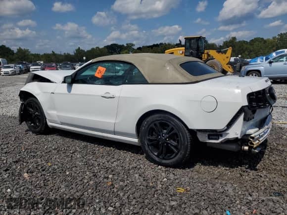 2014 Ford Mustang V6 с VIN 1ZVBP8EM8E5273502, выставлен на аукционе Copart как лот 71125485 с пробегом Не указан миль и Списание • Salvage title. История ставок и продаж доступна на DreamBid. Изображение 2.