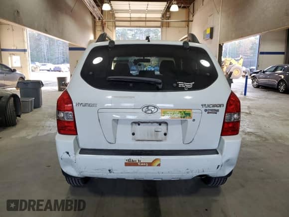 2005 Hyundai Tucson GL with VIN KM8JM12BX5U067598, listed as a Copart auction lot 81336444 with 102,027 mi miles and Clean title. Bid and sale history available at DreamBid. Image 6.