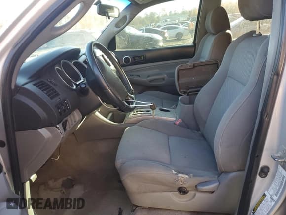 ✅ 2007 Toyota Tacoma PreRunner • VIN: 5TEJU62N07Z450181 • Lot: 91451845. Wystawiony na Copart z przebiegiem 213 753 mil. Bezpłatny archiwum sprzedaży aukcyjnych z USA i szczegółowy raport historii pojazdu na DreamBid. Zdjęcie 7.